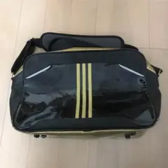 エナメルバッグ
