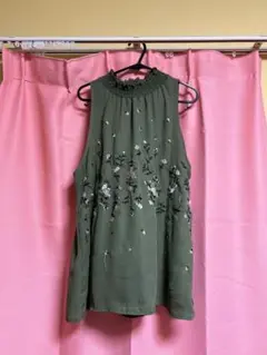 Chenault 刺繍入りノースリーブ Mサイズ オリーブグリーン