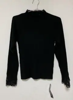 ブラックリブニット長袖トップス