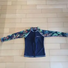ネイビー　ラッシュガード
