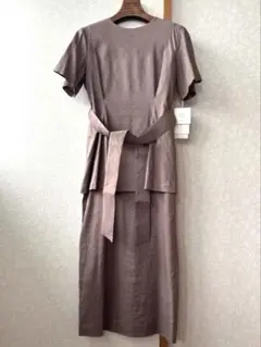 《新品タグ付き》ミラオーウェン ペプラムドッキングワンピース