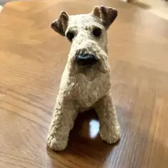 イギリス　ワイヤーフォックステリア　置物　犬