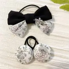 お買い得♡お揃い　リバティ　お花チャーム付ダブルリボン　くるみボタン　3個セット