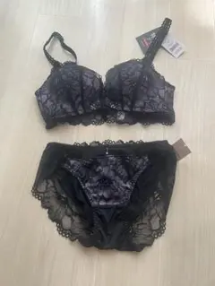 ライラック×黒　ブラジャーショーツセット　B70