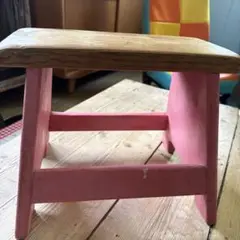 かわいいピンクスツール　踏み台　シャビーシック　レトロポップ