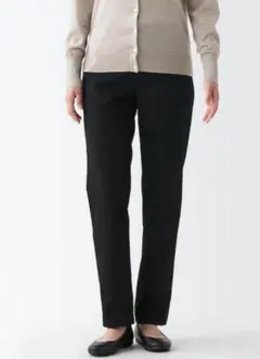 無印良品　縦横ストレッチチノボーイフィットパンツ　M