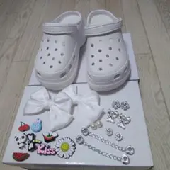 kamafyの厚底クロッグサンダル23 cm&crocsのジビッツ・アクセサリー