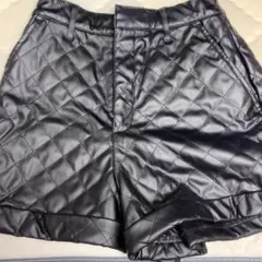 ブラックキルティングショートパンツ