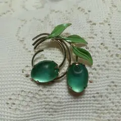 オリーブの実 vintage ブローチ