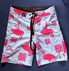 【VOLCOM フラミンゴ柄 サーフパンツ】