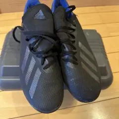 adidas サッカートレーニングシューズ　25cm