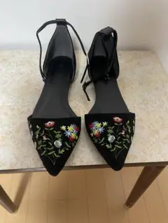 フラットシューズ刺繍入り ブラック