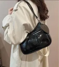 ハートチャーム付き ダブルジップ ポケット ハンドル ２ＷＡＹ ショルダーバッグ