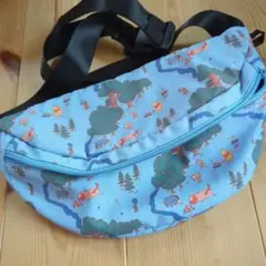 タイムセール！くまのプーさんボディバッグ　エヘカソポ