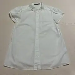 襟の可愛いシャツ