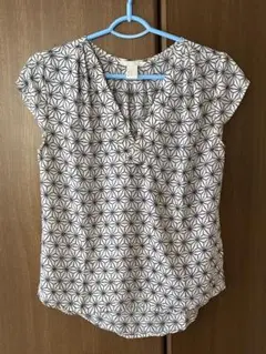 【他商品とのセット割引可能】 H&M ノースリーブ　ブラウス