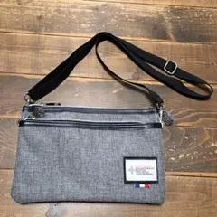 グレー サコッシュ ショルダーバッグ