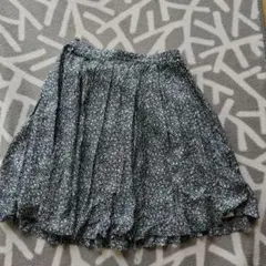 FabulousCECILMcBee花柄プリーツミニ スカ 黒 ブラック　S