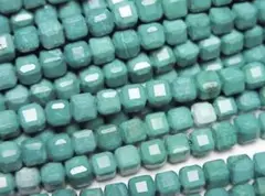 マグネサイトターコイズ キューブ 4mm 20cmまとめ買い割あり！