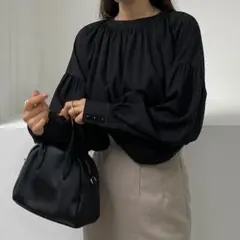 Louere スタンドカラーギャザーブラウス