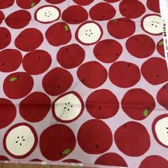 りんご　林檎　生地　sopoo! ksデザイン　オックス　はぎれ