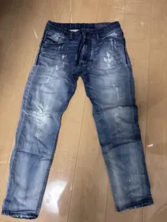 ディーゼル　メンズ　ダメージデニムジーンズ