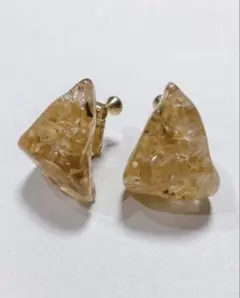 Item thumbnail for item f5ff5acf-75d0-4747-8ab4-71087d2a73f2