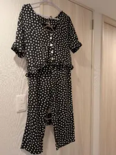 花柄 半袖セットアップ 黒と白