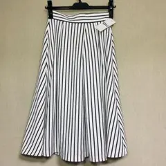 新品　GU ジーユー　ポンチスカート　ストライプ　Sサイズ