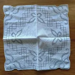 スワトウ 刺繍 グレー ハンカチ 30cm