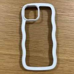 ホワイト波状エッジiPhone13 ケース