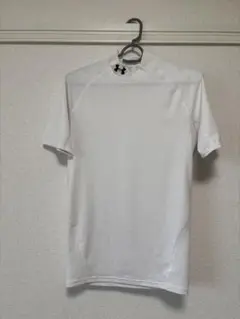アンダーアーマー　半袖アンダーシャツ 白