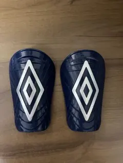 サッカー用すね当て ネイビー アンブロ