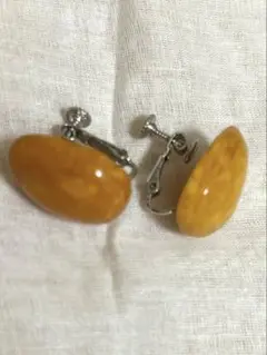 イエローオーバル型　イヤリング