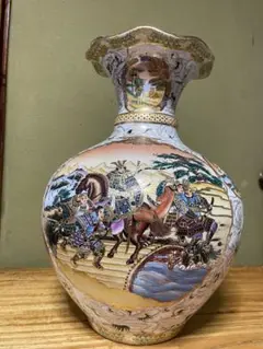 多色陶器花瓶 馬と武士のデザイン
