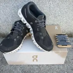 ON クラウド 23.5cm ランニングシューズ