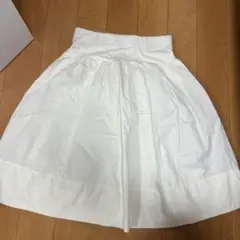 ドルチェ　膝丈スカート　ホワイト