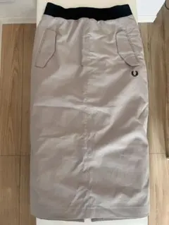 FRED PERRY ベージュ タイトスカート