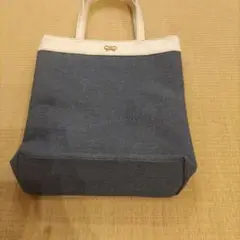 メナード景品　ネイビーとホワイトのトートバッグ