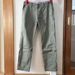 オリーブグリーン チノパン