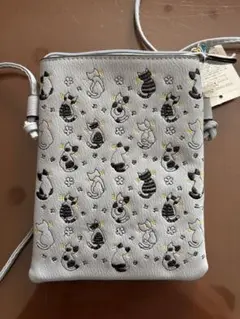 スマホ入れショルダーバッグ ネコ刺繡ポシェット グレー【新品】