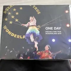 DREAMS COME TRUE 2019 ワンダーランド　記念写真集