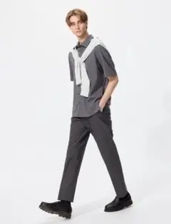 UNIQLO 感動パンツ ダークグレー スラックス 79x76
