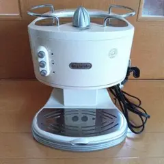 DeLonghi　デロンギ　エスプレッソ　カプチーノメーカー　ECM300J-E Amazon | Delonghi エスプレッソ・カプチーノメーカー クリーム