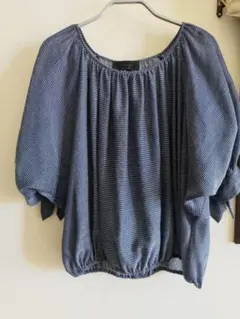 UNTITLED　トップス　Mサイズ