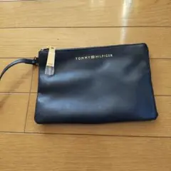 TOMMY HILFIGER ネイビー レザーポーチ