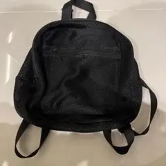 ブラックメッシュリュック