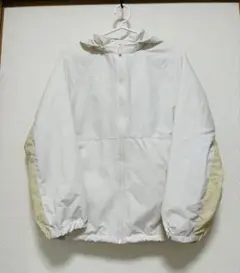 ユニクロ　UVカットポケッタブルパーカ（美品）