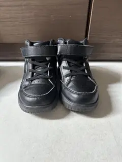ブラック ハイカット スニーカー