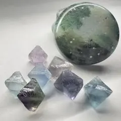 【フローライト缶A】色とりどりのフローライト　八面体　缶入り　蛍石